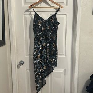 New with tags!! High low Lulu’s dress